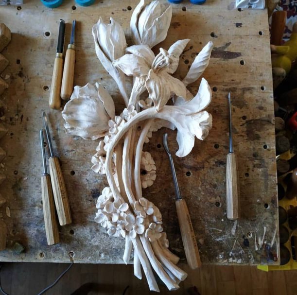 Bouquet of lilies carved out of wood
Author - <a href="https://vk.com/artwoodbg" rel="nofollow">Art WoodCarving</a>