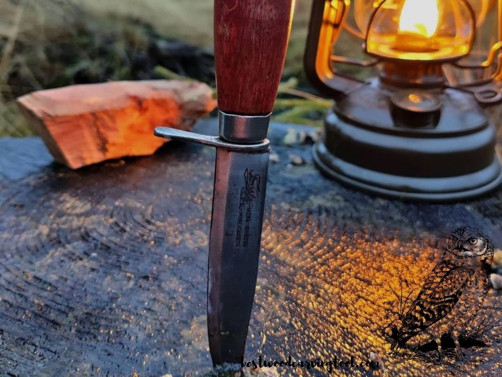 Mora nóż do rzeźbienia w drewnie