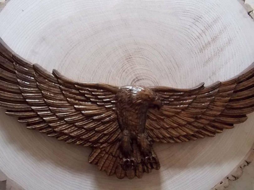 Eagle Wood Carving
Author - <a href="https://www.instagram.com/thewoodgraingal/" rel="nofollow">TheWoodGrainGallery</a>