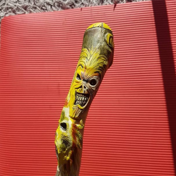 The paintwork has definitely made this stick come to life, Iron Maiden Eddie walking stick
Author - <a href="https://www.instagram.com/woodcarver_sunshinecoast/" rel="nofollow">woodcarver_sunshinecoast</a>