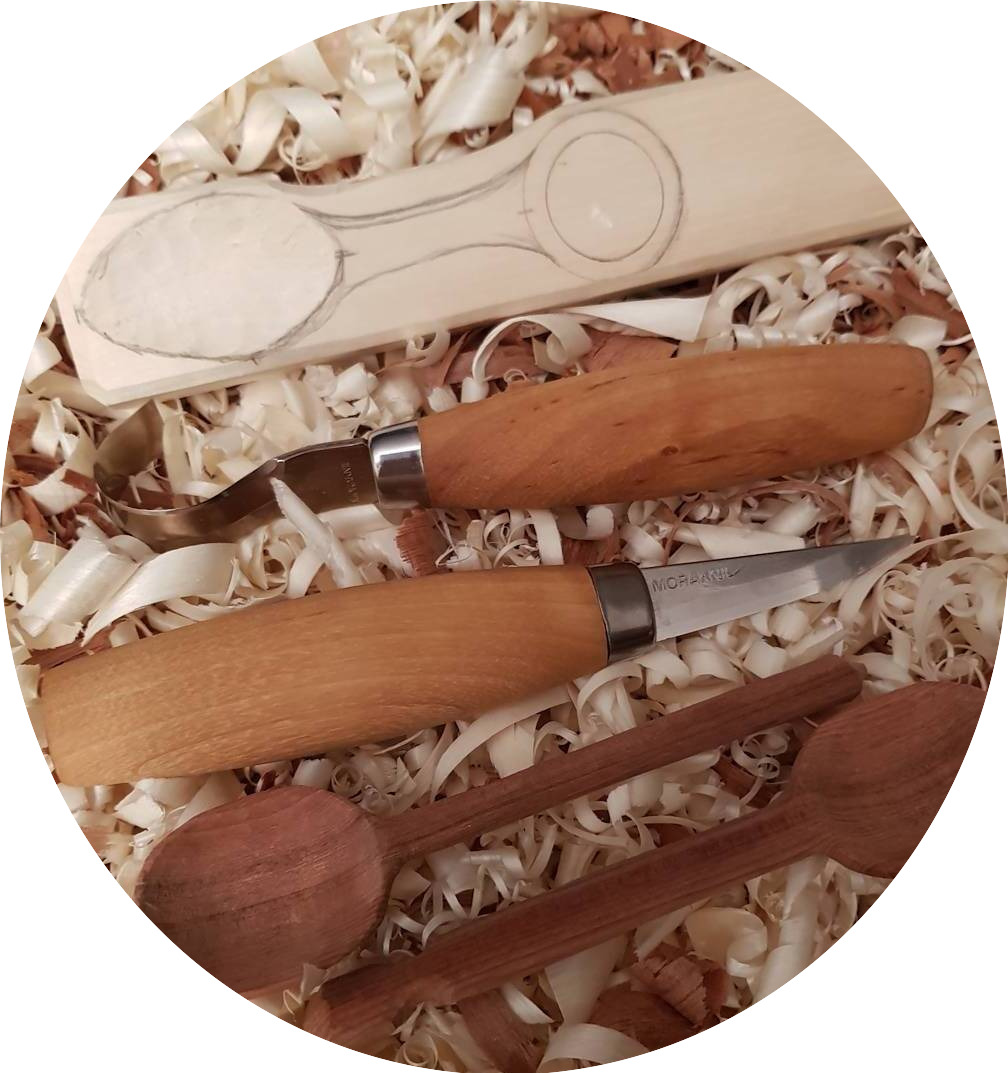 5 Best Spoon Carving Tools (Hook Knives + Spoon Kits)